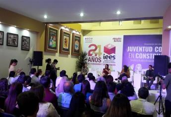 Presentan libro “Juventud Cósmica en construcción”