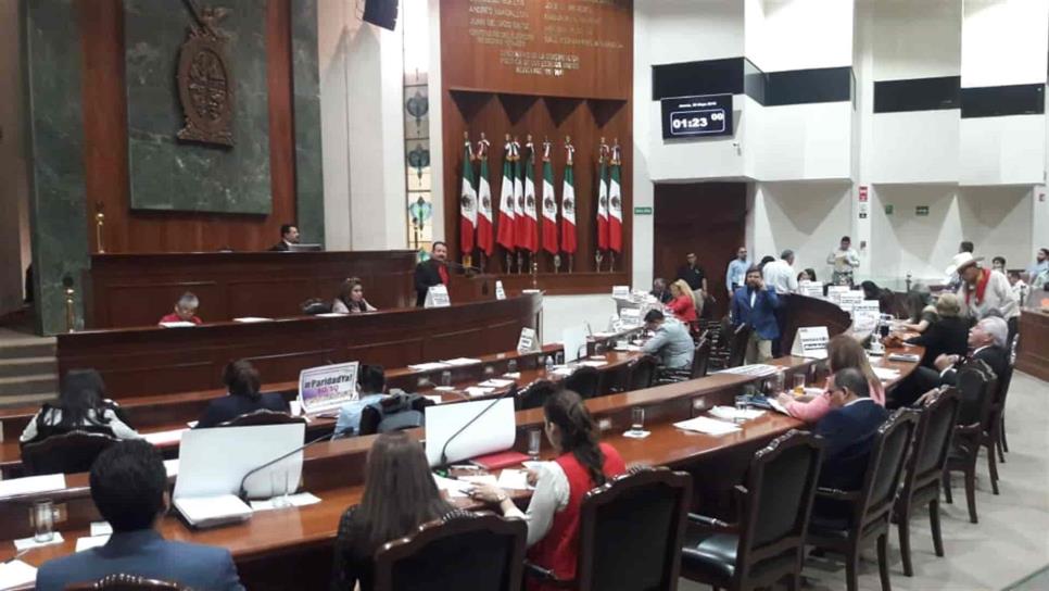 Cuestiona Morena entrega de nuevos camiones de gobierno estatal