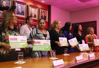 Premian a las ganadoras de Mujer echada padelante