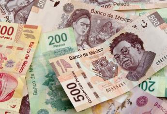 Peso recupera terreno por debilitamiento del dólar