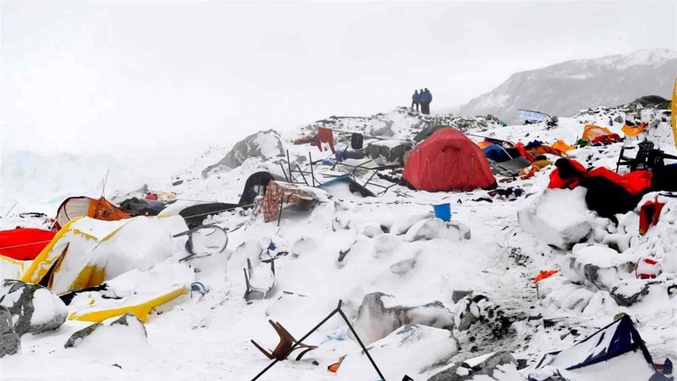 Nepal reciclará toneladas de basura retirada del Monte Everest