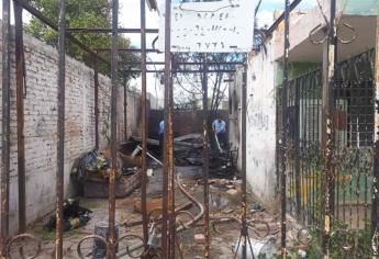 Se incendia vivienda abandonada en la San Francisco, en Los Mochis