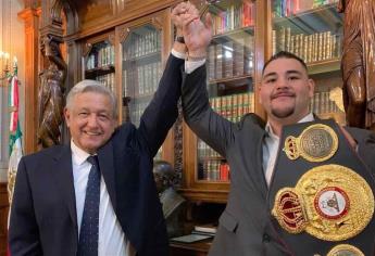 Andy Ruiz obsequia cinturón de campeón a AMLO