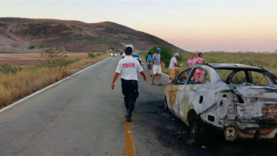 Se incendia vehículo en la carretera a El Maviri