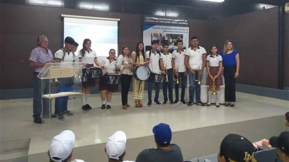 Inauguran Congreso de Instructores y Alumnos de Banda de Guerra y Escoltas