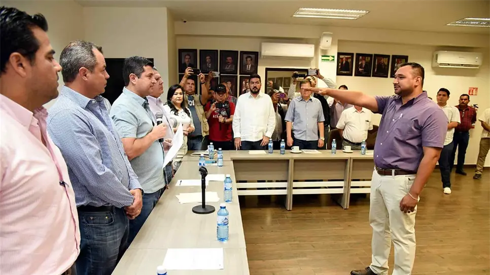 Rinde protesta Hernán Medina como Director de Comun en Ahome