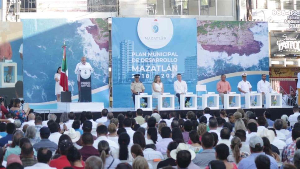 Alcalde de Mazatlán presenta su Plan Municipal de Desarrollo 2018-2021