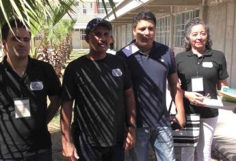 Protestan trabajadores del INPI y exigen pago de bono sexenal