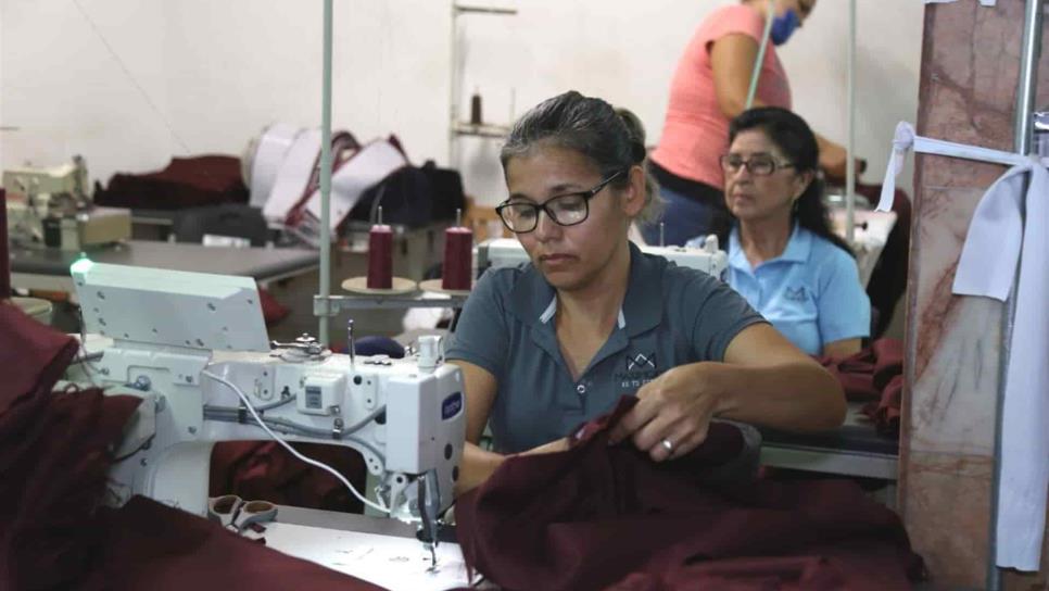 Avanza un 80% programa de uniformes y útiles escolares