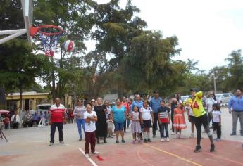 Inauguran cancha de usos múltiples en el Téroque Viejo