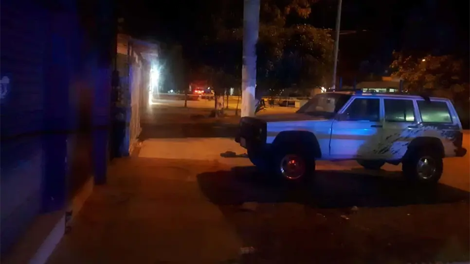 La noche del viernes tres personas fueron asesinadas en el fraccionamiento Fuentes 2000, en Los Mochis. FOTO: Luz Noticias.