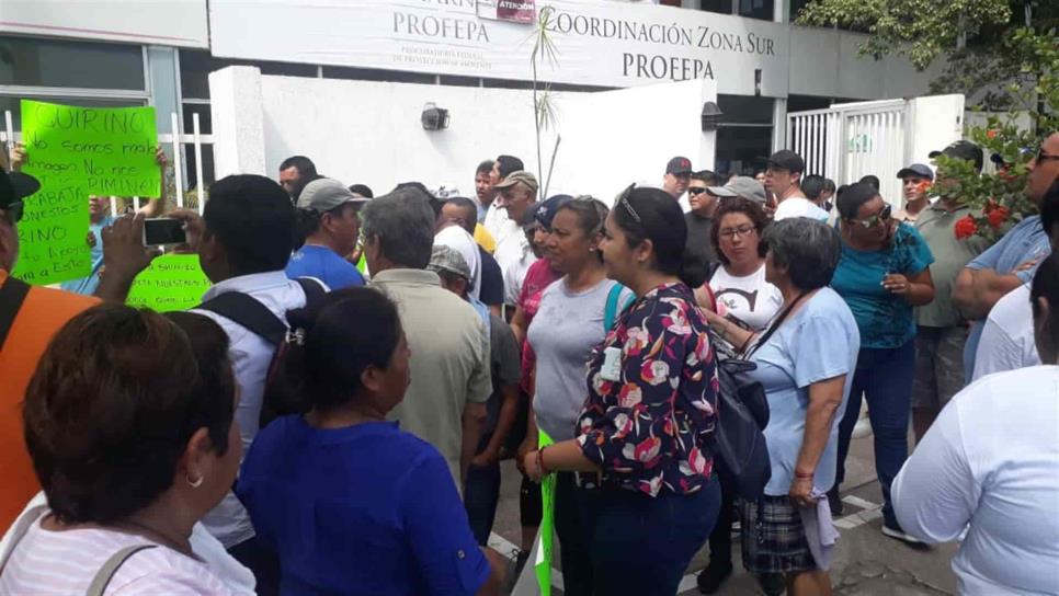 Se manifiestan vendedores ambulantes de Mazatlán en Sermarnat