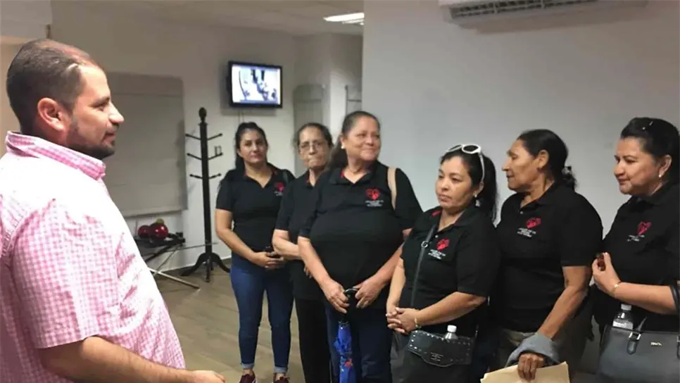 Viudas de policías piden que les cumplan con apoyos para sus hijos