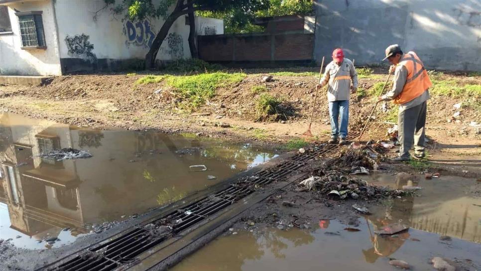 Servicios Públicos verifica y limpia alcantarillado en Culiacán