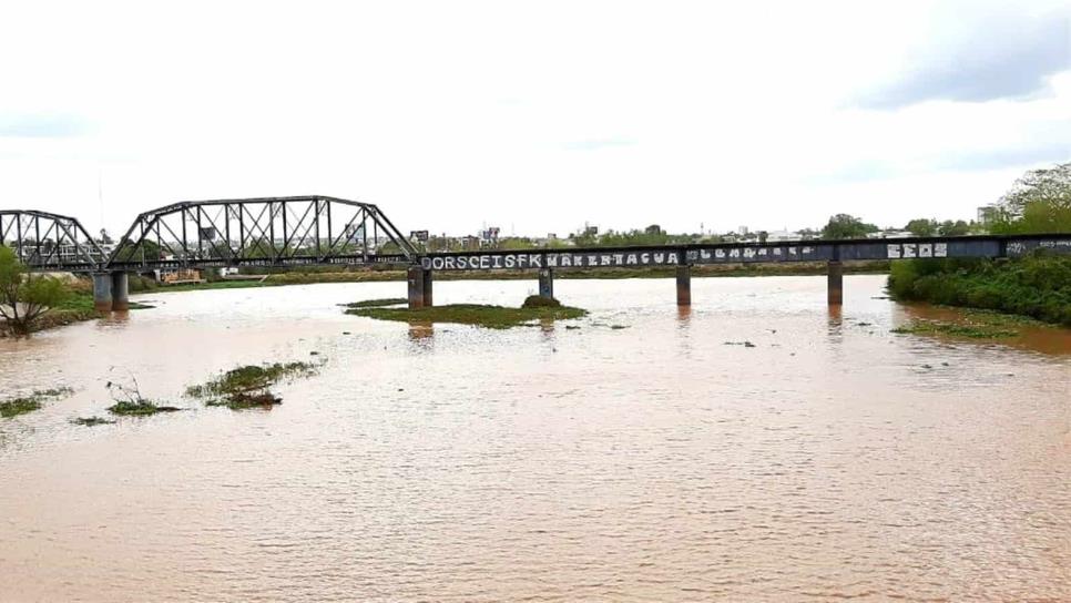 Tras fuertes lluvias, ya no flota basura en ríos de Culiacán