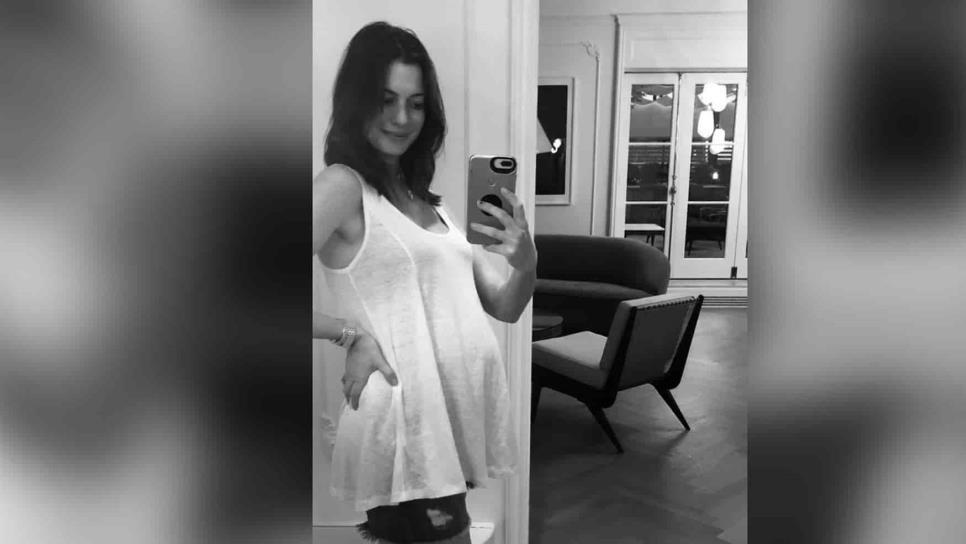 Anne Hathaway anuncia en redes sociales su segundo embarazo