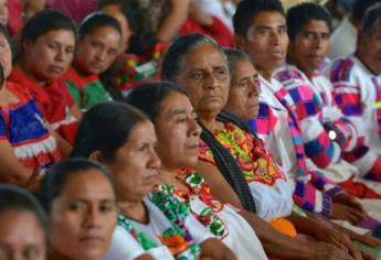 Indígenas buscan mantener su cultura en medio de la urbe