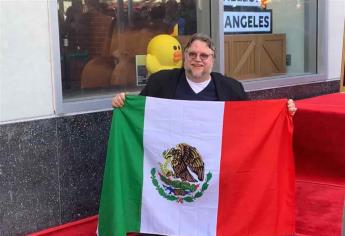 Del Toro recibe su estrella en el Paseo de la Fama de Hollywood