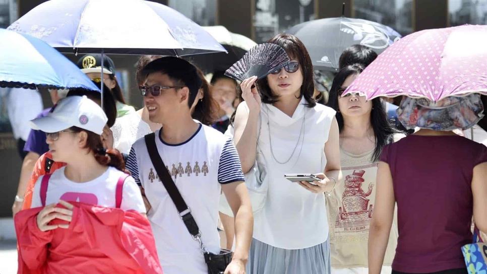 Mueren 57 personas por ola de calor de Japón