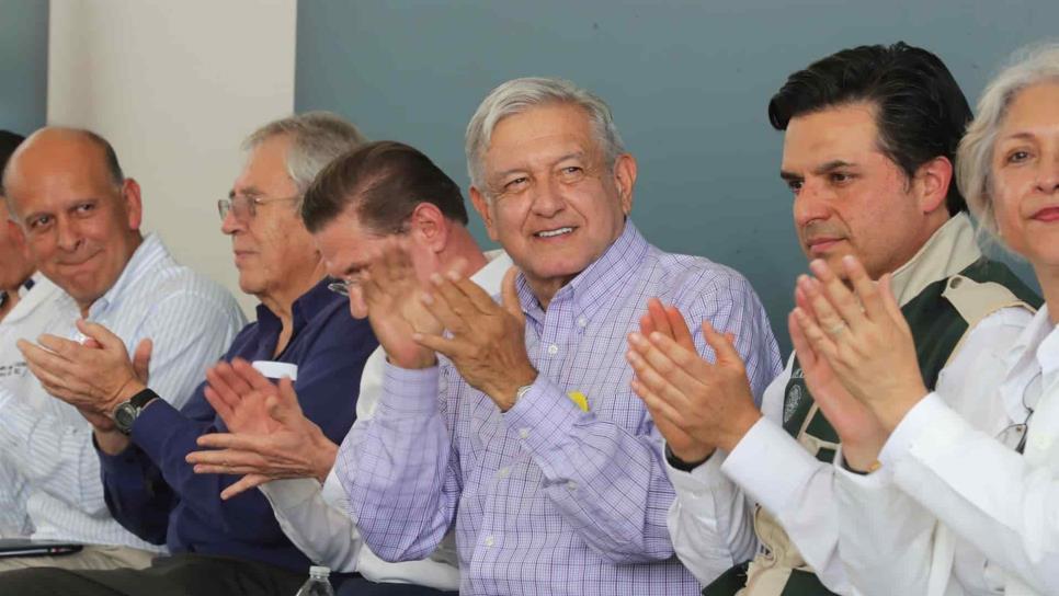 Ni un paso atrás, dice López Obrador a quienes realizan bloqueos