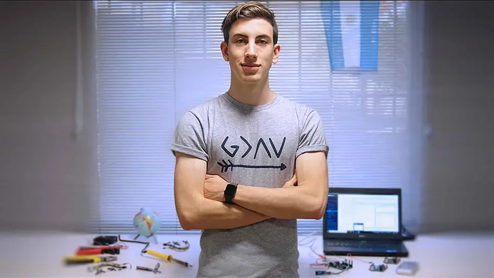 Argentino desarrolla vasos biodegradables hechos de algas