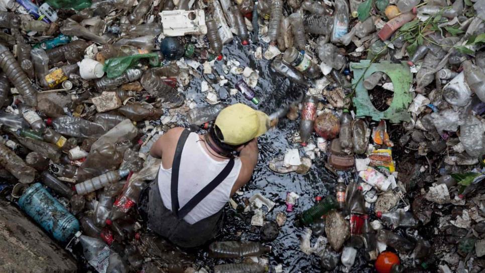 Ambientalistas buscan menor producción de plásticos en México