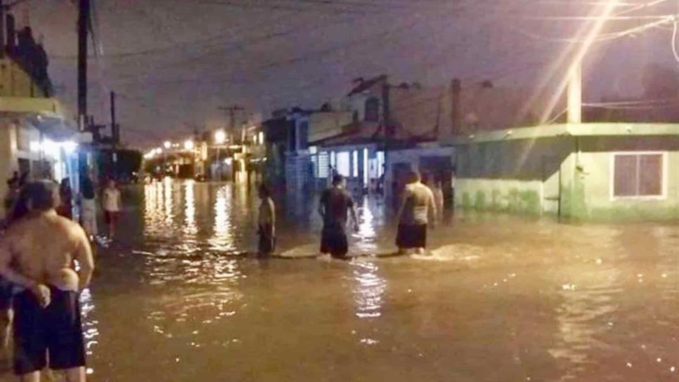 Reportan inundaciones y familias evacuadas en el sur de Sinaloa
