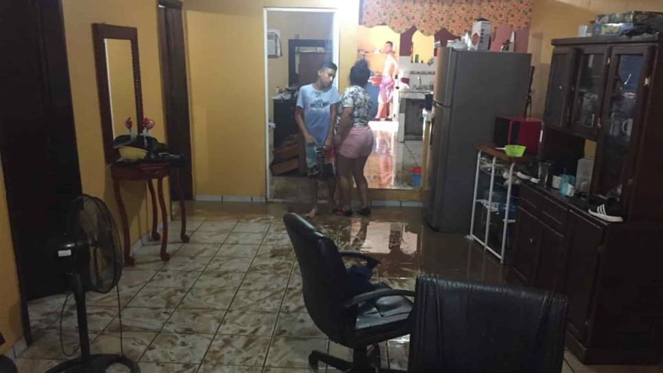 Sufren colonos serias pérdidas por inundaciones en Mazatlán