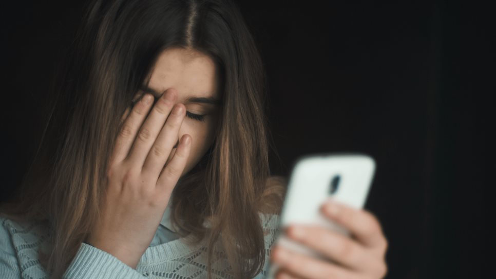 Alertan por ciberbullying, grooming y sexting en menores