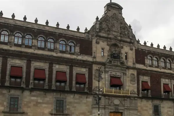 Revela AMLO hallazgo de cámara espía en Palacio Nacional Revela AMLO hallazgo de cámara espía en Palacio Nacional