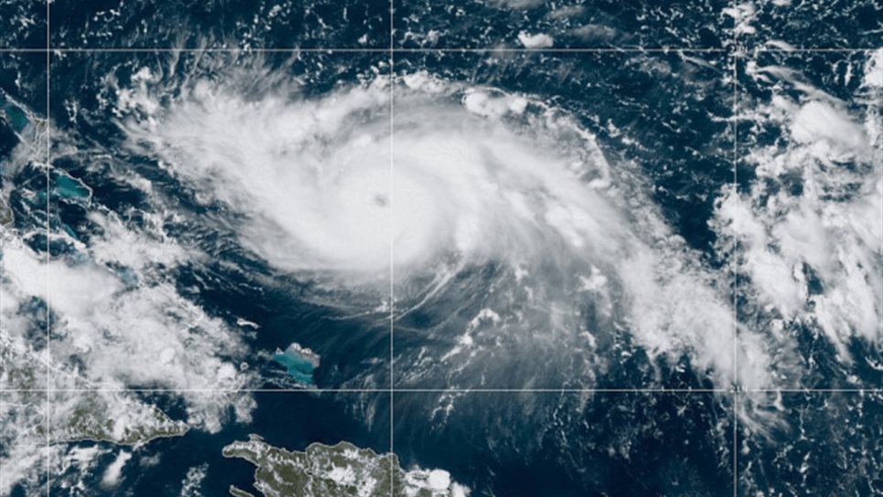 “Dorian” se intensifica a categoría 4 en su camino a Florida