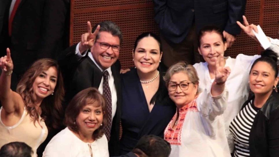 Senadores eligen a Mónica Fernández como presidenta de Mesa Directiva