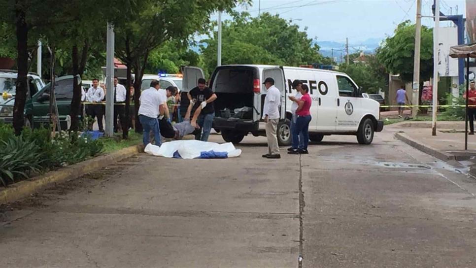 Ejecutan a pareja en inmediaciones de zona militar en Culiacán