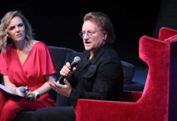 Bono confía en los jóvenes para llevar a México al siguiente nivel