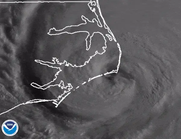 Debilitado huracán Dorian toca tierra en Carolina del Norte