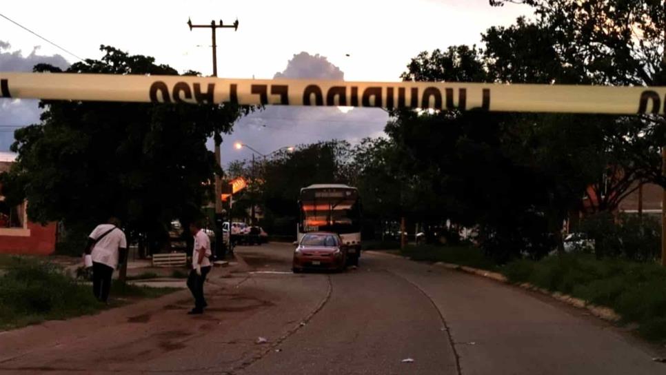 Ejecutan con armas largas a un conductor al norte de Culiacán