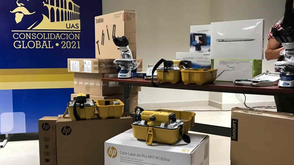 Entrega la UAS equipo de cómputo y laboratorio del PFCE | Luz Noticias