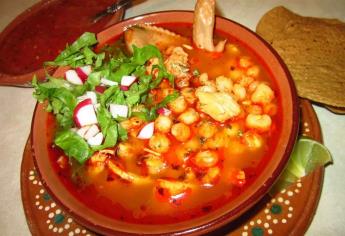 Pozole de pollo, una opción para evitar sobrepeso en fiestas patrias