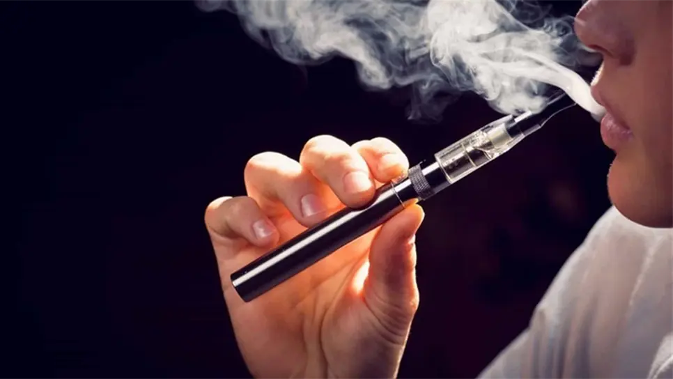 Prohíbe gobierno de la India cigarros electrónicos