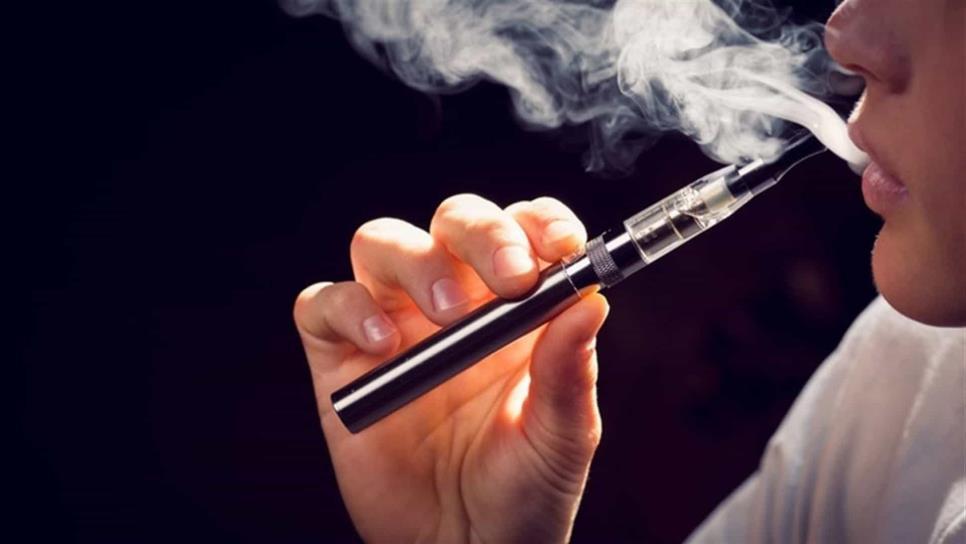 Cigarros electrónicos, favoritos entre menores de edad