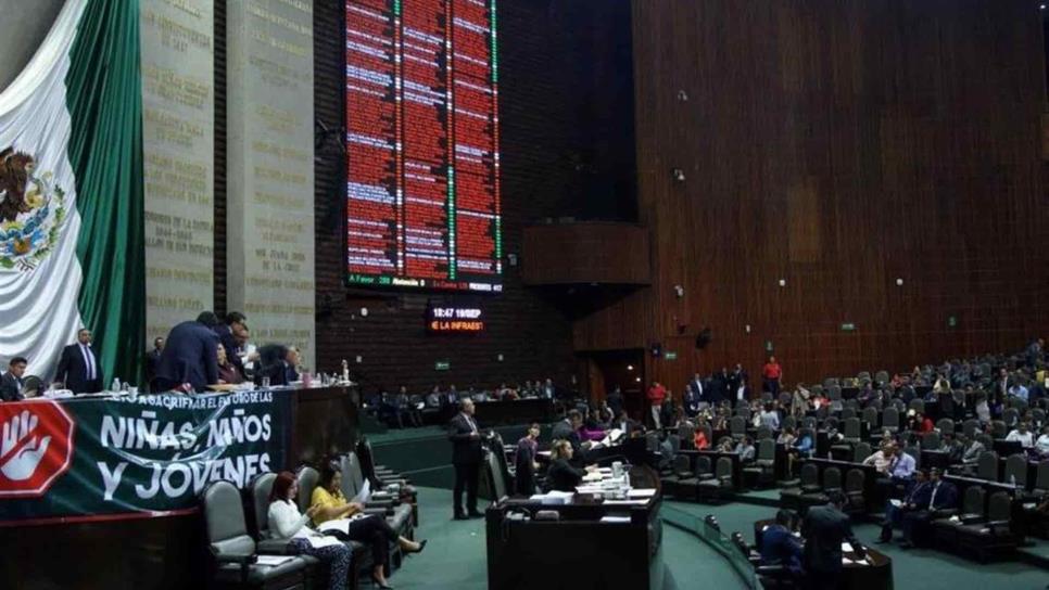 Diputados avalan Ley General del Sistema para la Carrera de los Maestros