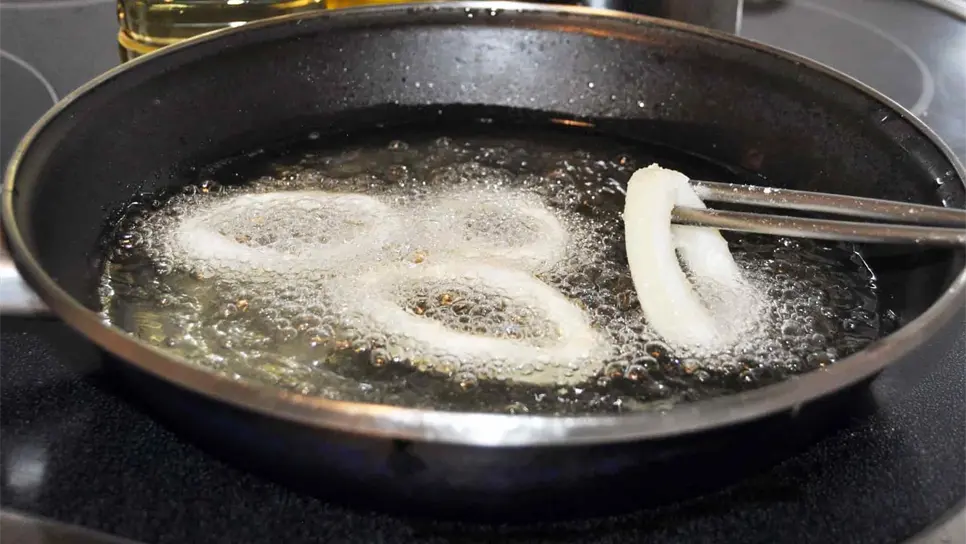 Profeco advierte sobre riesgos por reutilizar aceite comestible