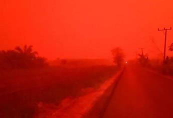 Inusual fenómeno en Indonesia produce un color rojo en el cielo