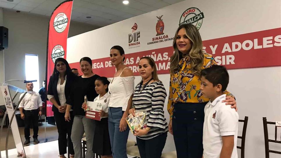 Entrega DIF Sinaloa 200 becas a niños y adolescentes del programa Pannasir