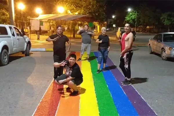 Pintan pasos peatonales de la Plazuela 27 de Septiembre Pintan pasos peatonales de la Plazuela 27 de Septiembre