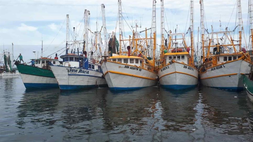 Pescadores de altamar se refugian en el puerto de Topolobampo