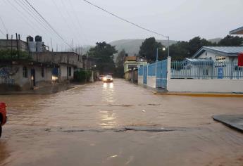 Narda deja inundaciones y dos muertos en Oaxaca