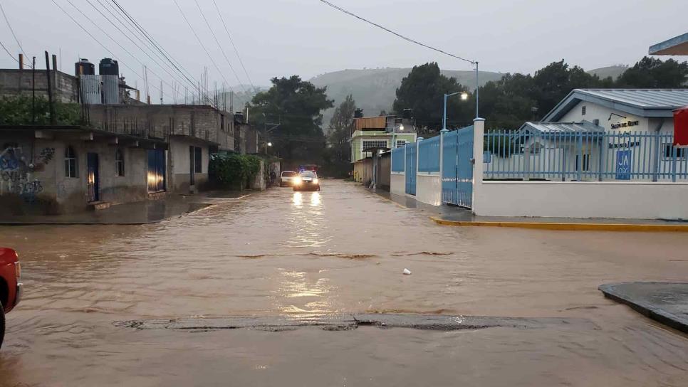 Narda deja inundaciones y dos muertos en Oaxaca