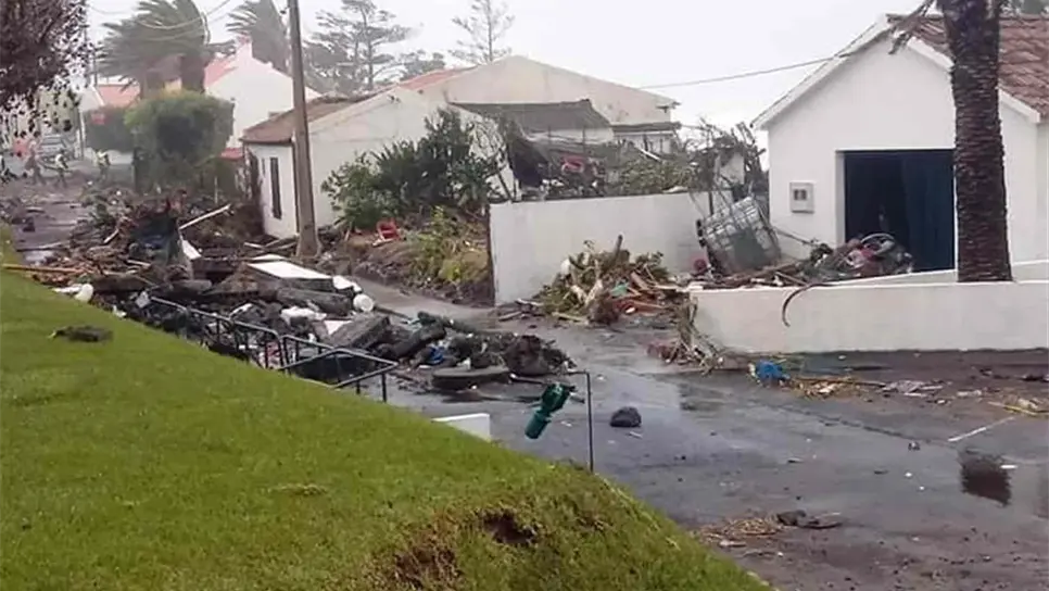 Pasa huracán Lorenzo por las Azores sin graves daños