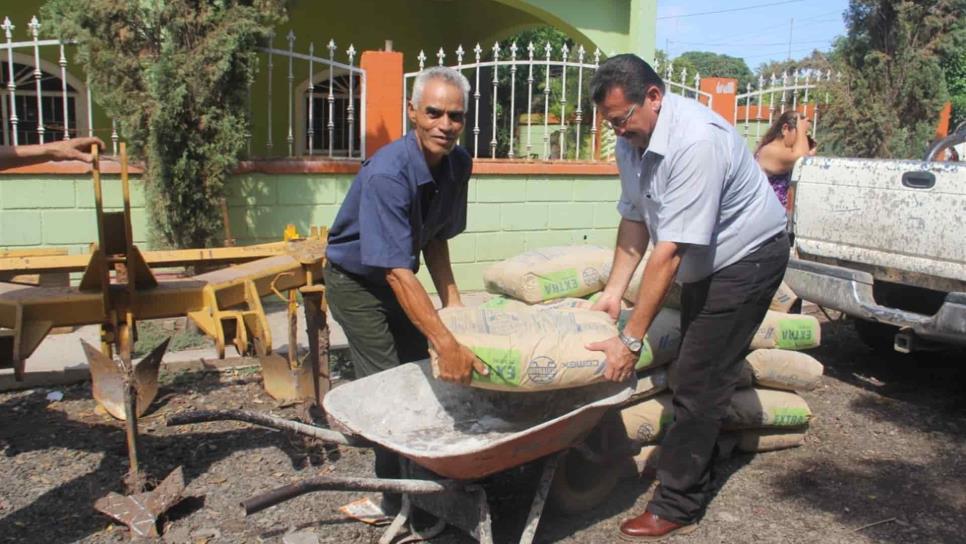 Entregan apoyo a familias afectadas por inundaciones en La Platanera